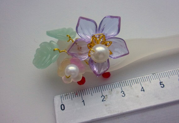 Pearls and Flowers Vintage Japanese Hairpin Lucit… - image 5