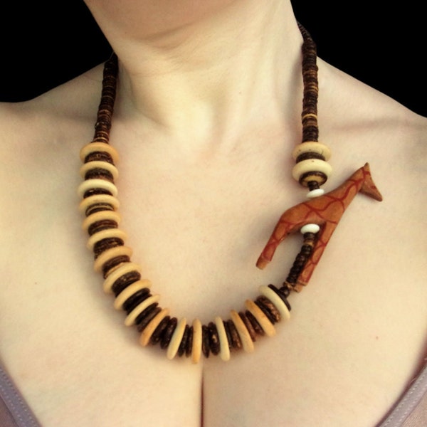 Vintage Giraffe Handcrafted Two-Tone Wood Bead Necklace Safari Insp. Tribal Jewelry 70s 80s Retro Style Wooden Bib Large Beads Animal Charm