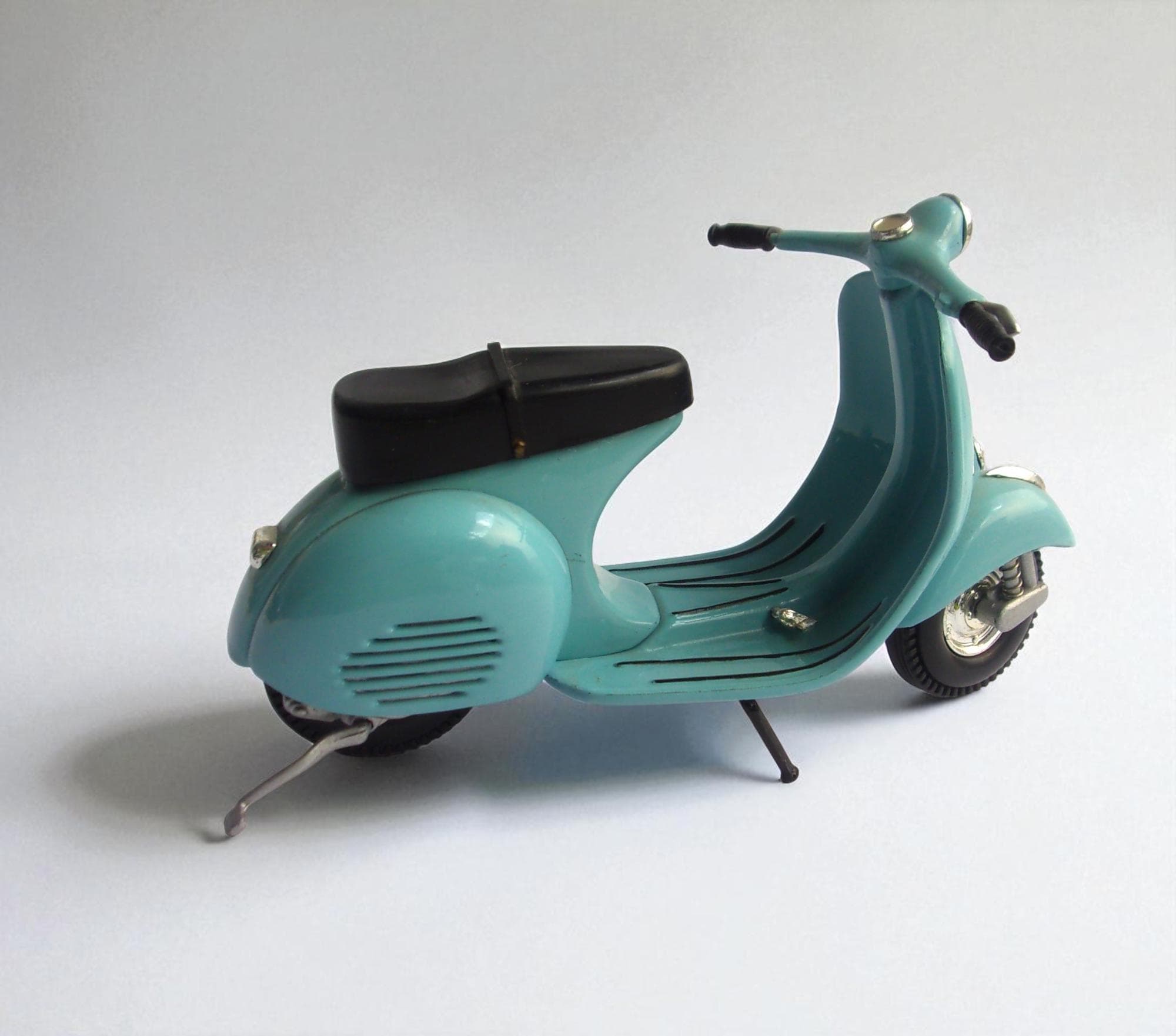 Vespa 150 Sportique 1/24 スケール Vespa 150 Sportique 1/24 スケール
