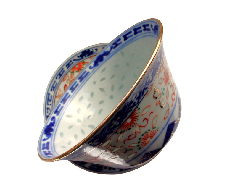 Elegant Vintage Porcelain soup set with Hand Painted Bowl, underplate, and spoon in Blue White China. This Ceramic Trio blends Traditional China aesthetics with Minimalist Chic and Châteaucore Style charm. A refined Elegant Gift and thoughtful Eco Vintage Gift, it suits collectors seeking Porcelain Tableware and unique Retro Kitchenware. Ideal as a Soup Bowl Set or Collectors Item for sustainable, stylish living.