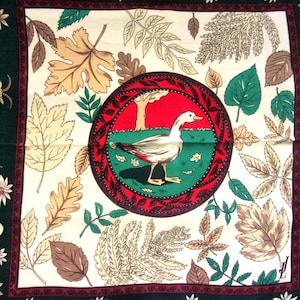 Vintage Silk Scarf – 70s Retro Fashion, Reine Seide Silk, Italian Silk Wrap, Floral Print Scarf, Hand-Sewn Silk, Luxury Bag Scarf,