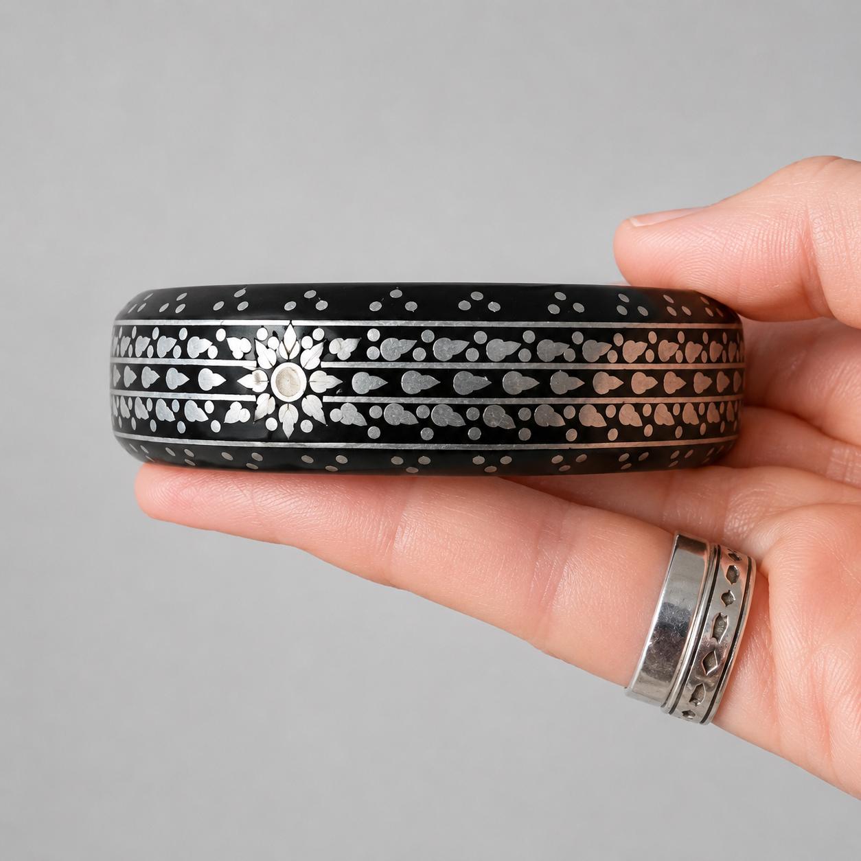 Vintage Resin Bangle: 70s Retro Sculptural Bracelet, Silver 