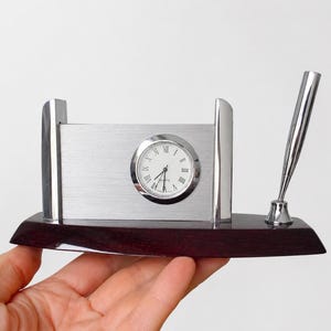 Orologio da scrivania vintage con portapenne, base in legno, arredamento retrò giapponese per ufficio, regalo di lusso per dirigenti aziendali, orologio da tavolo in argento lucido