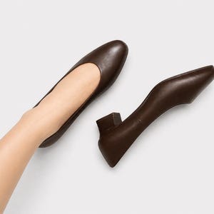 90s Leather Loafers: Hush Puppies VTG Caramel Slip Ons, Cushioned Heels