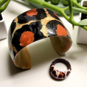Vintage 70s Lucite Bangle Set: Cheetah Print Boho Bracelet
