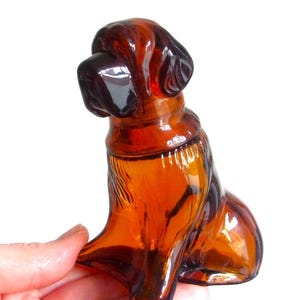 Vintage fles Avon, verzamelobject Sint-Bernard, retro hondendecor, nostalgisch parfum, glazen fles Keulen, eigenzinnig huisaccent, milieuvriendelijke vondst