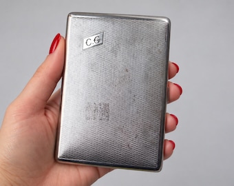 Stratton Cigarette Case in Silver Tone With an Engine Turned Lid
