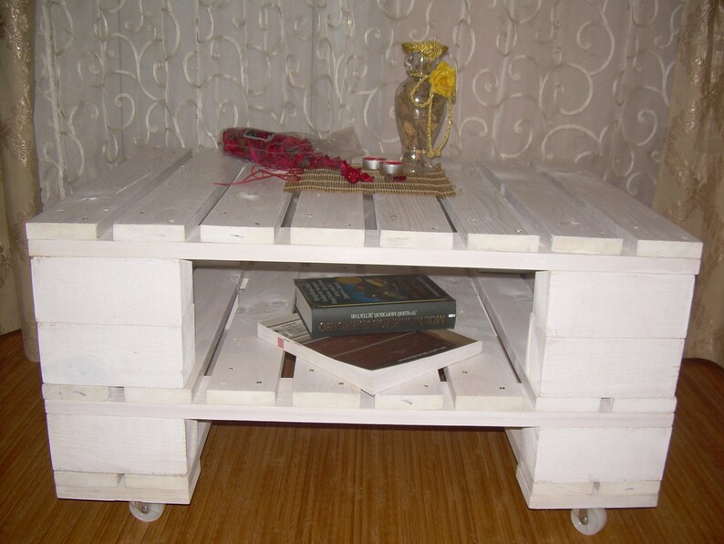 White coffee table,pallet furniture,pallet table,coffee table,cocktail table,modern coffee table,low coffee table,solid wood tableMilk.