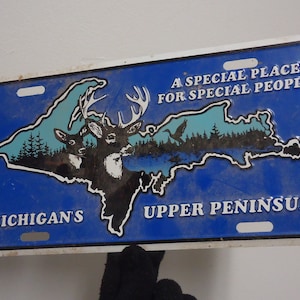 michigan upper peninsula vintage license plate vintage,deer hunting and state map