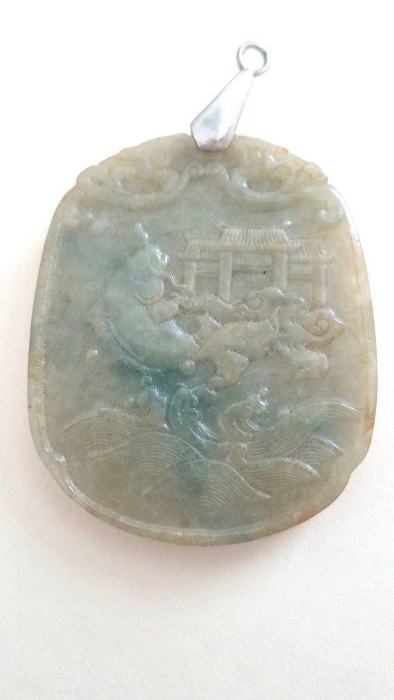 Beautifully Carved Jade Pendant Featuring a fish … - image 3