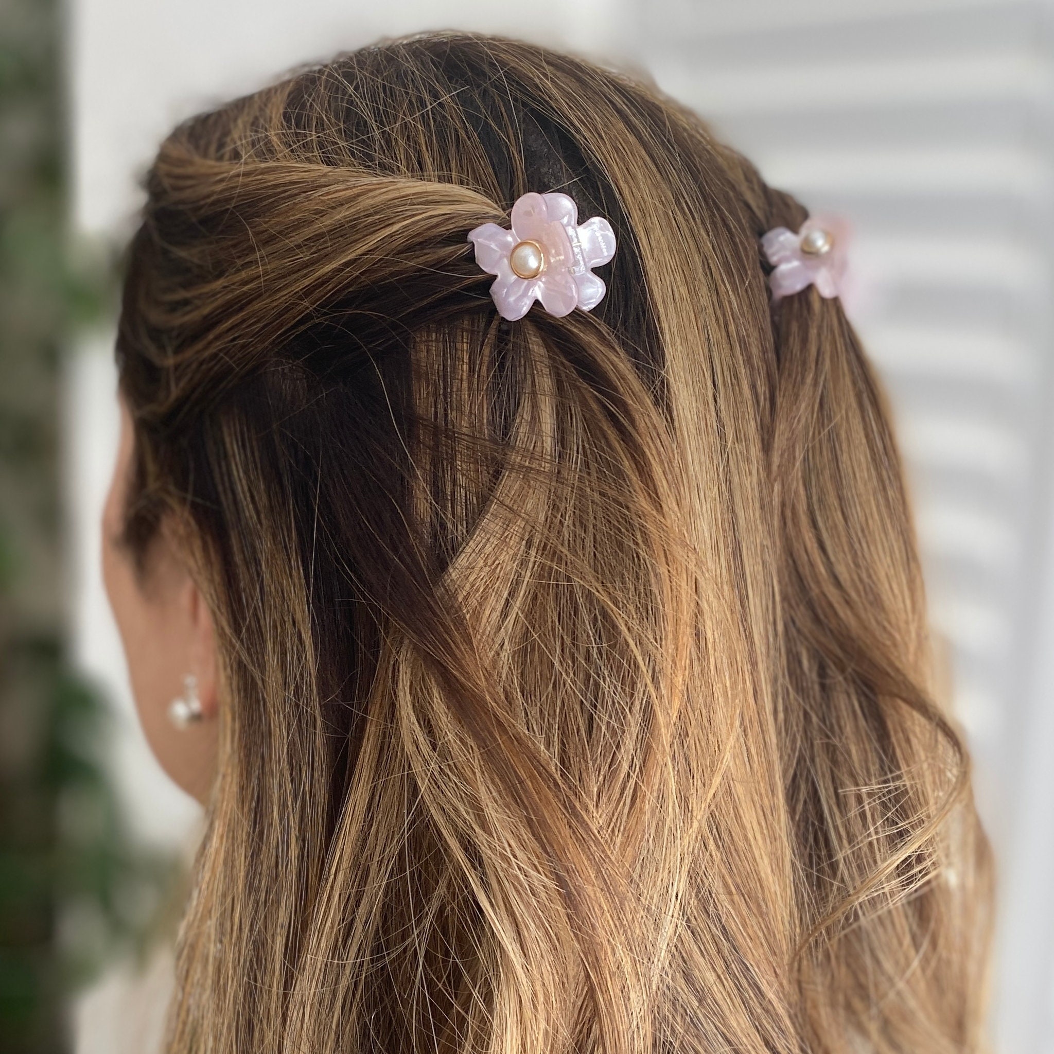 Mini Hair Claw Flower Hair Clip Small Hair Jaw Pearl Hair  display picture 1