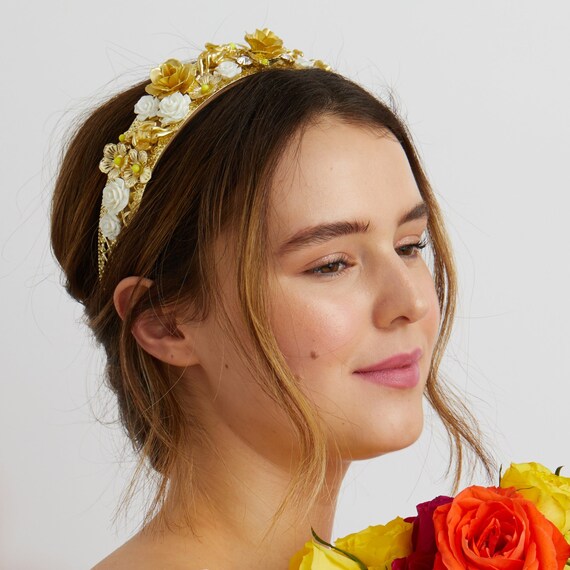 Flower Jewelled Tiara Adult Silver Flower Jewelled Tiara Adult Silver