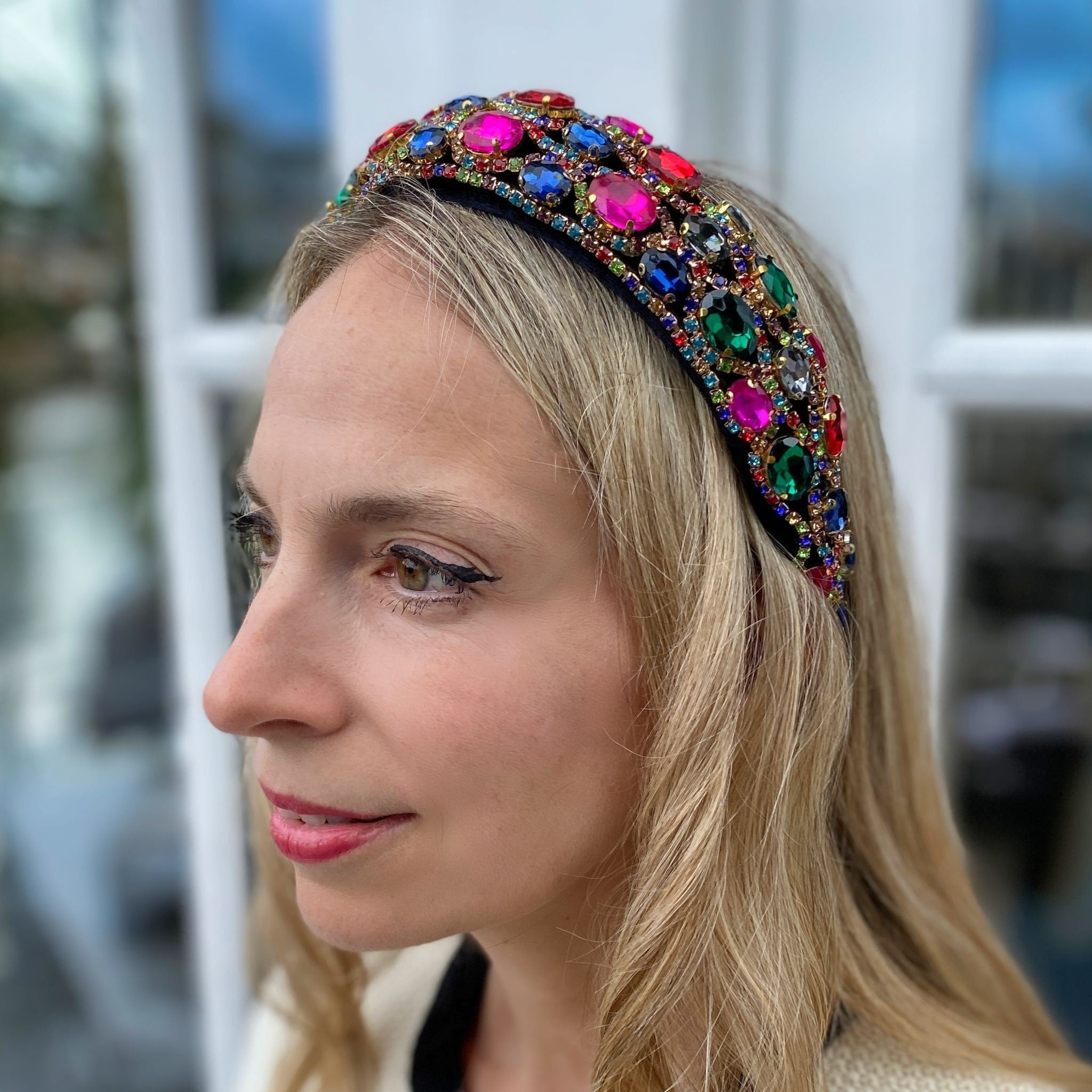 Super Elegant Embellished Headband to Enhance your Casual or Night Our Hair look How to Wear a Headband: 25 Ways to Style All Hair Types main image 4