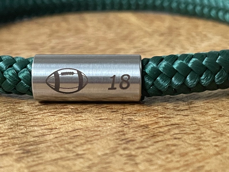 Gepersonaliseerde rugby paracord armband, American Football groene armband, gepersonaliseerde sieraden, sportliefhebber cadeau, sport afbeelding 3