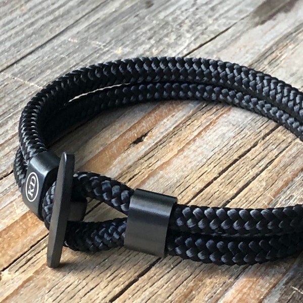 Bracelet marin paracorde noir, bracelet avec fermoir crochet, bijoux homme, cadeau homme, bracelet esprit d'aventure, bracelet noir, bracelet cordon rond