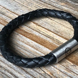 Personalisiertes schwarzes Lederarmband, rundes geflochtenes graviertes Armband, Jungen oder Mädchen Leder Namensarmband, Gravur Geschenk, Kinderschmuck Bild 7