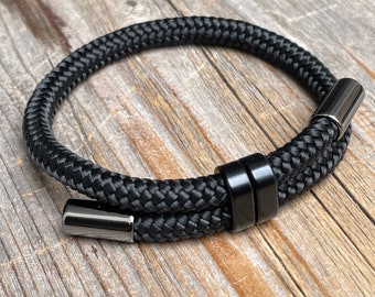 Bracelet marin paracorde noir, bijoux homme, cadeau homme, bracelet réglable, bracelet cordon rond, bracelet corde noire, cadeau de vacances pour homme
