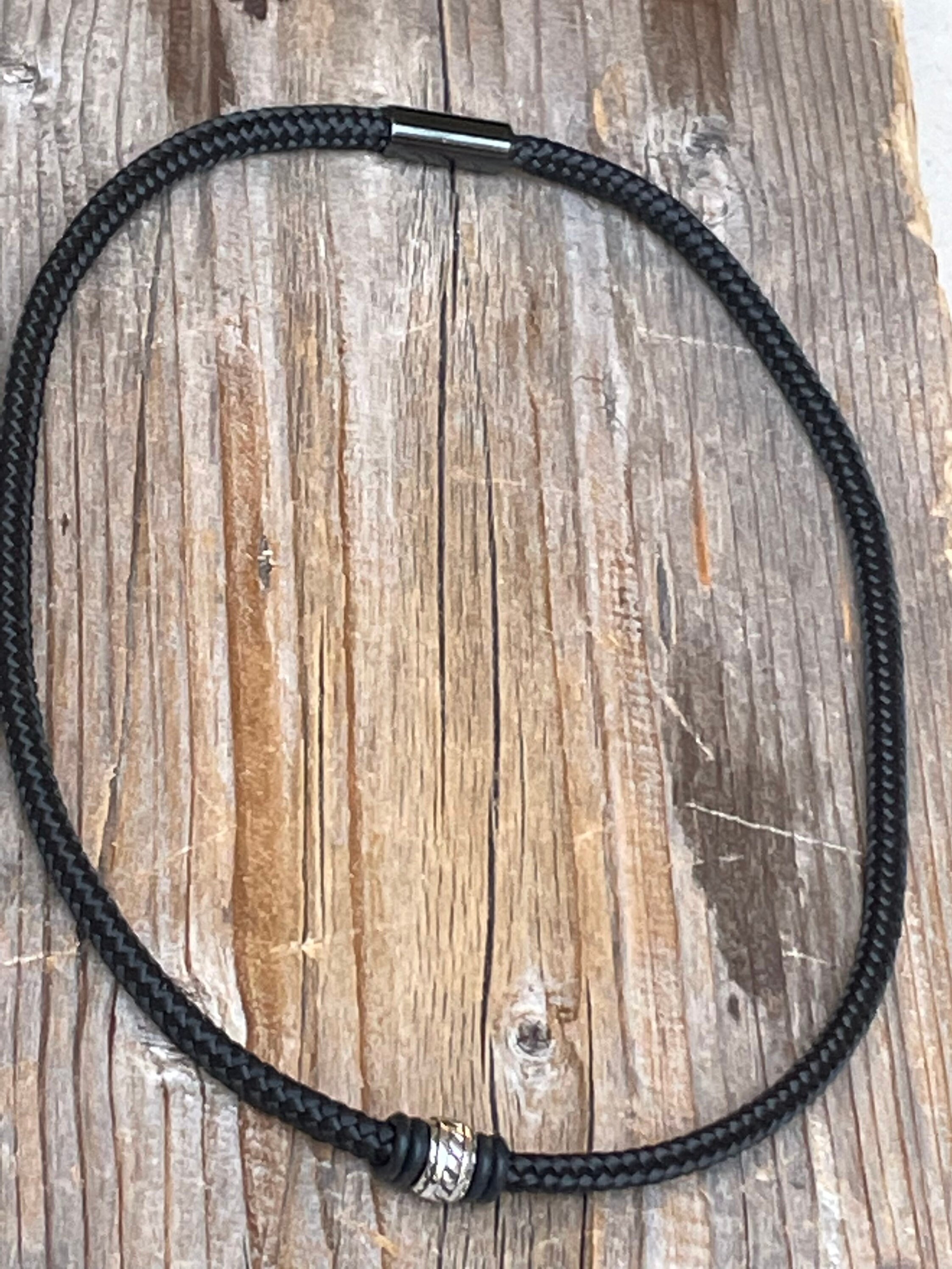 Paracord choker deals