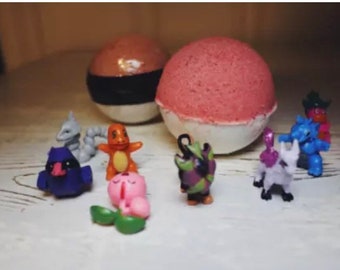 SIX Surprise Bath Bombs / Toy inside bath bomb / surprise bath bomb / bath fizzy / Anime bath bomb