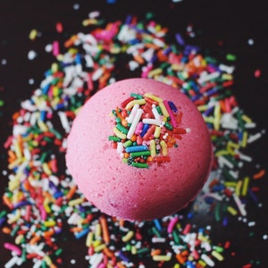6 Ring Surprise Bath Bombs – Pink & Purple Fizzies with Hidden Silver Ring Inside – Fun Bath Bombs with Jewelry Surprise