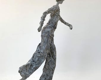Dancing King Sculpture | Figurative Sculpture | Unique Paper Composite | Light Gray Figure on Walnut Wood | Claudia König Studio