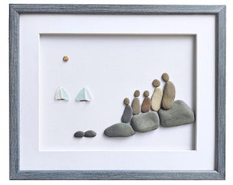 Família de cinco pessoas em arte com pedras, família em arte com vidro do mar, decoração náutica de parede, presente de aniversário para a família, arte de parede emoldurada, quadro de pedra