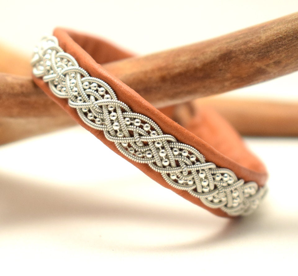 and reindeer leather Made in Sweden Swedish Sami Inspired Bracelet of pewter thread with 4 % silver