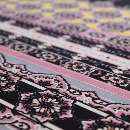 ITY 5 YDS Lot Raised Texture Paisley Print shops