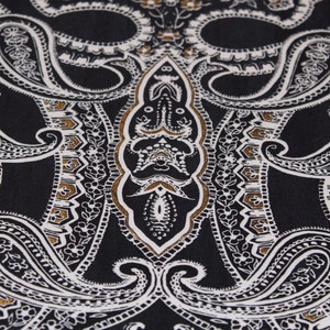 ITY Metallic Paisley Print