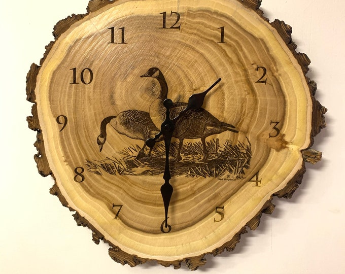 Geese Engraved Wood Clock Canada Goose Art Duck Waterfowl Wildlife art Father's Day gift for Dad men Lodge Cabin Art Man cave duck hunting