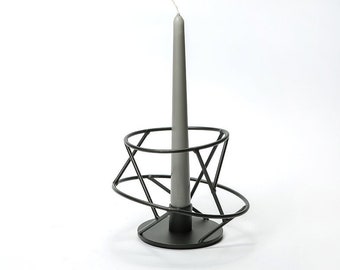 Black Metal Candlestick: Modern Geometric Table Decor