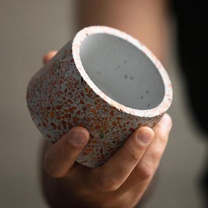 Minimalist Concrete Planter Pot for Succulents & Cacti – Small Round Terrazzo Cement Pot – Modern Desk Organizer, Pencil Holder, Ashtray