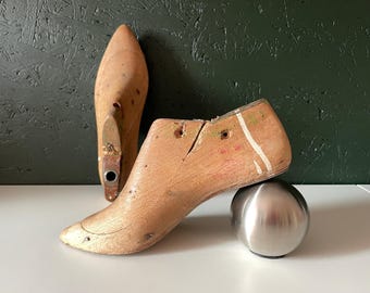Wooden shoe lasts size 245 for shoemakers, Shoe lasts ladies for shoe making, Shoes pigeonholes, Shoe Stretcher, Bridel shoes molds, felting
