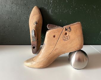 Ladies Shoe lasts 245, Wooden shoe lasts, Shoes pigeonholes, Shoe Stretcher, Shoemaker's Tools, DIY shoes, Rustic Style, Women Shoe Trees
