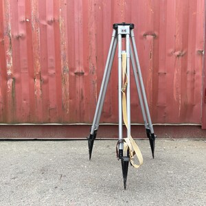 Trípode soviético vintage SHR-140 – Soporte geodésico telescópico de la URSS – Base de lámpara industrial Steampunk – Trípode de aluminio para cámara de reconocimiento, iluminación
