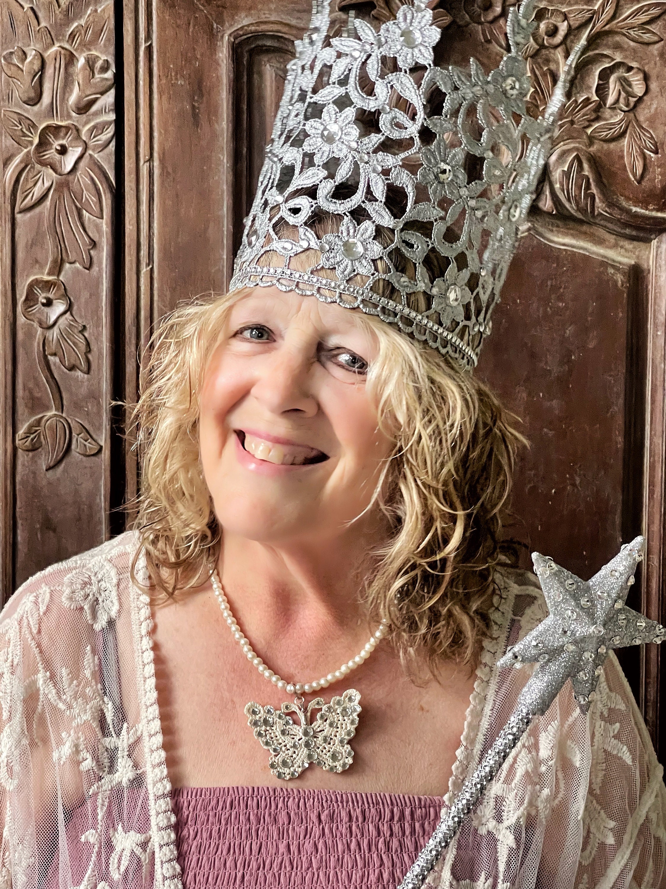 Glinda the Good Witch Crown Amazon.com: Fun Costumes Wizard of Oz Glinda the Good Witch  main image 2