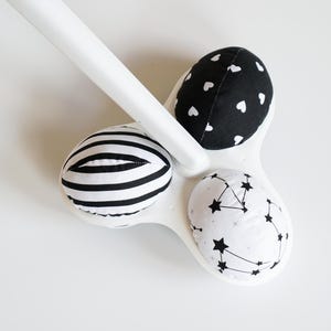 Black and white balls for Mamaroo, Mamaroo Balls, 4moms balls, RockaRoo Balls