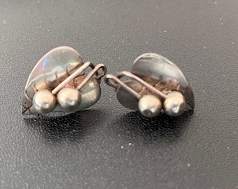 Boucles d'oreilles coeur avec boules pendantes