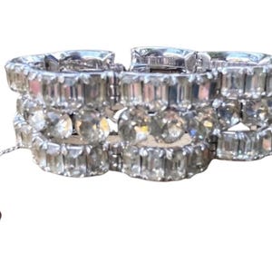 Eisenberg Clear Rhinestone Scalloped Bracelet