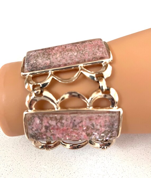 Pink Confetti Lucite Bracelet 1950's - image 4