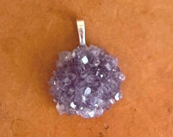 Colgante de plata de ley con racimo de amatista - 1 pulgada redonda