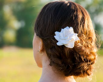White gardenia hair pin White wedding hair pins Gardenia flower hair pins Bridal hair pins Gardenia hair flower White hair flower hair clip