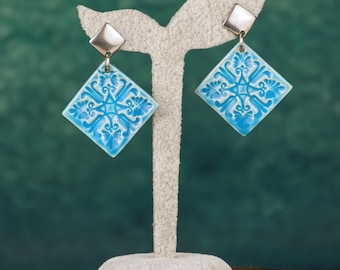 Sky blue majolica tile earrings - Statement ceramic dangle earrings, Artisan jewelry gift, Square geometric earrings, Portuguese azulejo