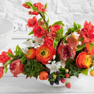 Luxus künstliche Blumen für Mittelstücke, elegante florale Wohnkultur, künstliche Granatäpfel, tropische Blumen und Früchte in Vasentischdekor Bild 3