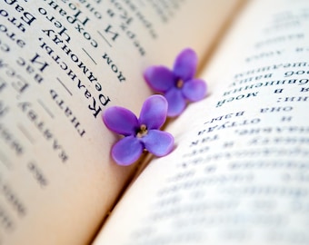 Small lilac flower stud earrings - Purple polymer clay posts, Handmade botanical jewelry, Delicate floral gift, Nature-inspired accessories
