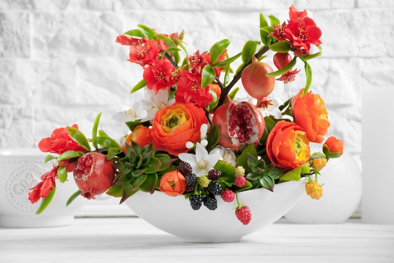 Luxus künstliche Blumen für Mittelstücke, elegante florale Wohnkultur, künstliche Granatäpfel, tropische Blumen und Früchte in Vasentischdekor Bild 1