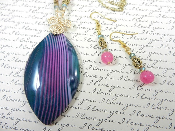 Green Purple and Pink Gold Wire Wrapped Banded Agate Pendant on a Gold Chain with Pink Agate Earrings, Agate Pendant, Agate Necklace