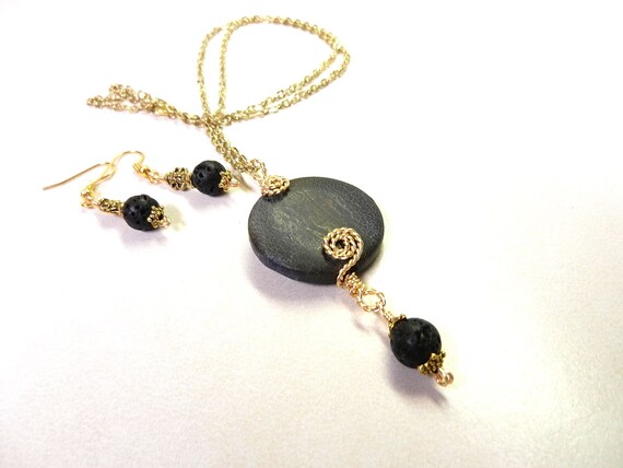 Grey Black Round Agate Gemstone Necklace, Gold Wire Wrapped Black Gemstone Necklace, Gemstone Necklace and Earrings, Gold Wire Wrapped