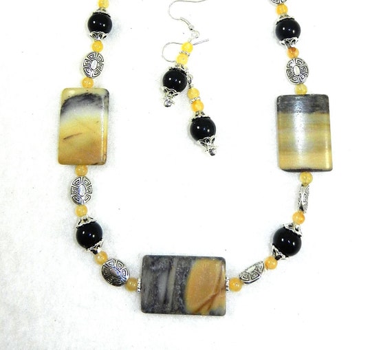 Onyx and Agate Necklace and Earrings, Gemstone Necklace, Gemstone Earrings, Yellow Necklace, Yellow Earrings, Jade Necklace, Jade Earrings