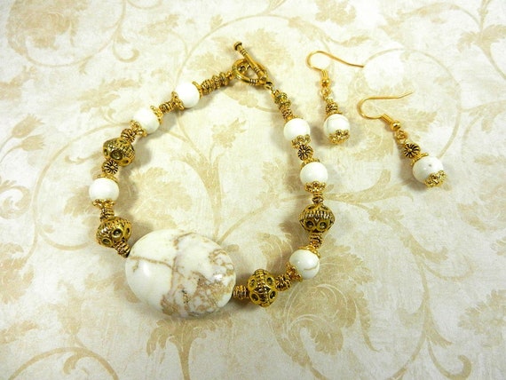 White Turquoise Bracelet with Gold Beads, White Oval Turquoise Gemstone Bracelet and Matching Earrings, White Turquoise and Gold Earrings